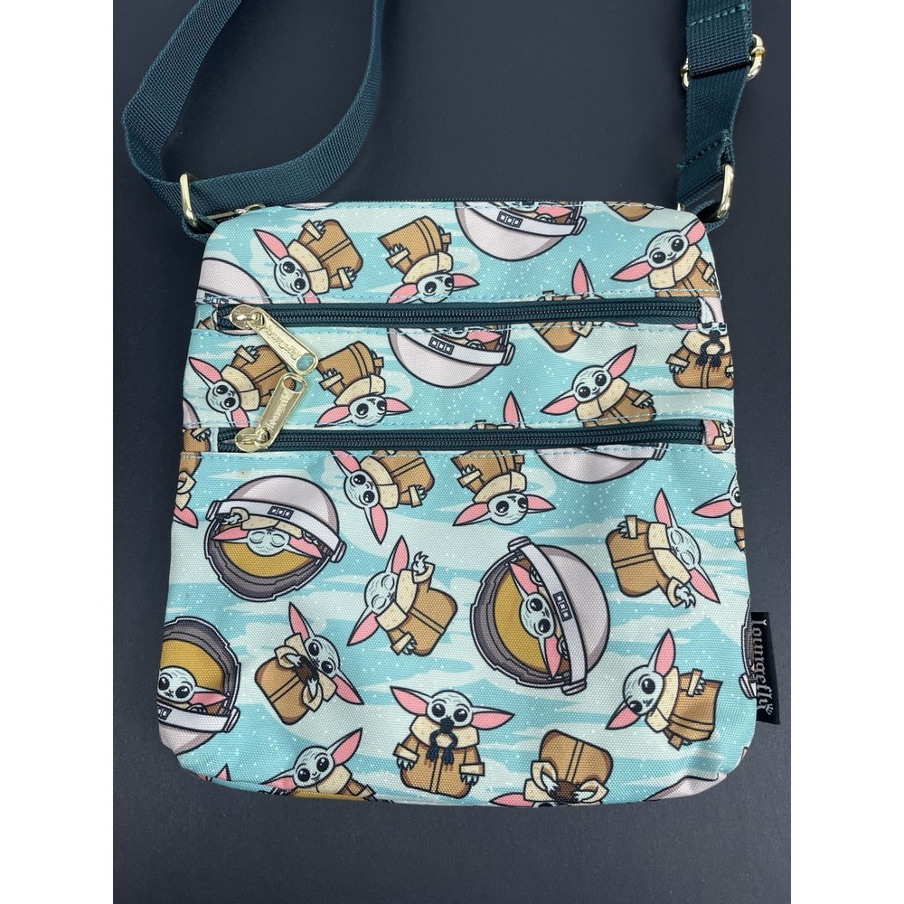 Star Wars Loungefly Baby Yoda Grogu Passport Crossbody Bag Mandalorian The Child - Picture 3 of 11